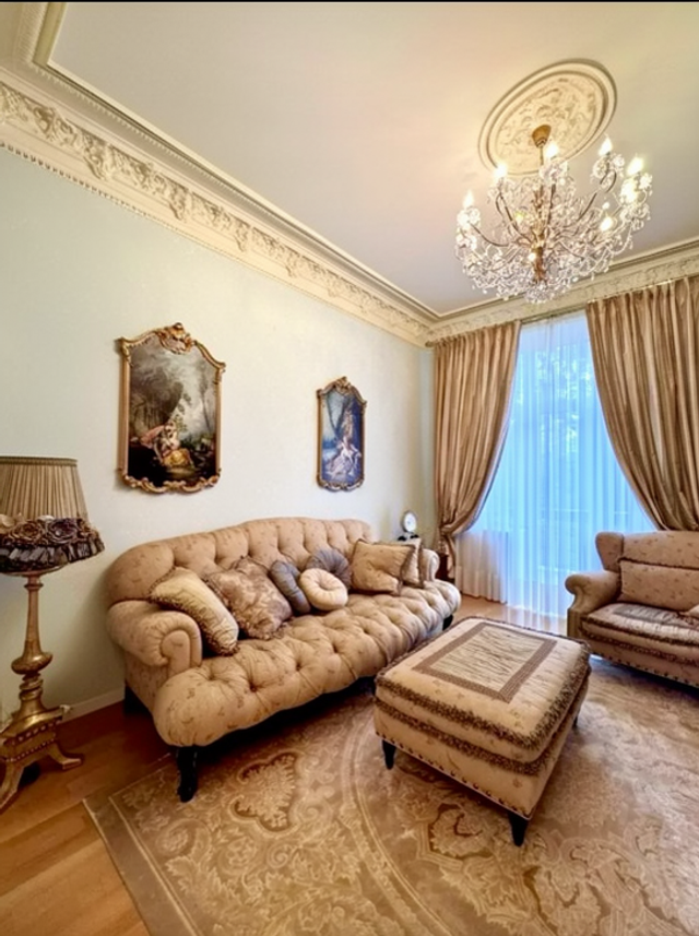 TERESHCHENKIVSKA ST., 5