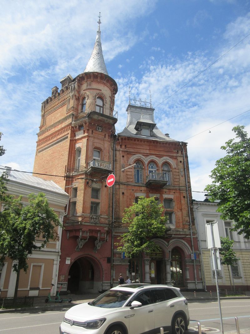 Baron’s Castle (Podgorsky House)