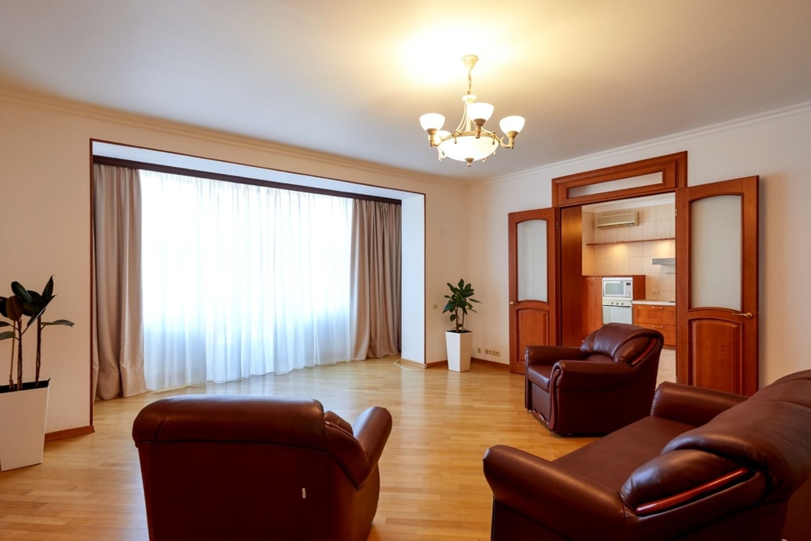 Vestor.Estate living room at Patorzhynskoho St 14, Kyiv