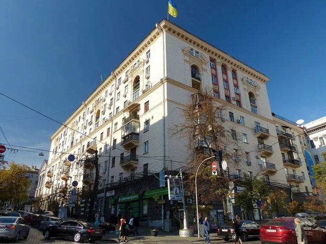PRORIZNA ST., 10