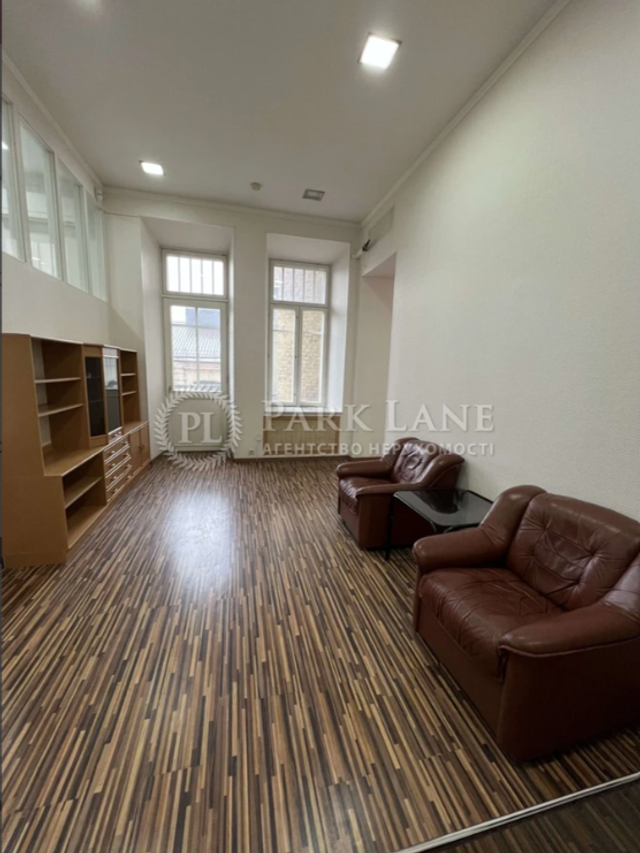 KOSTELNA ST., 8