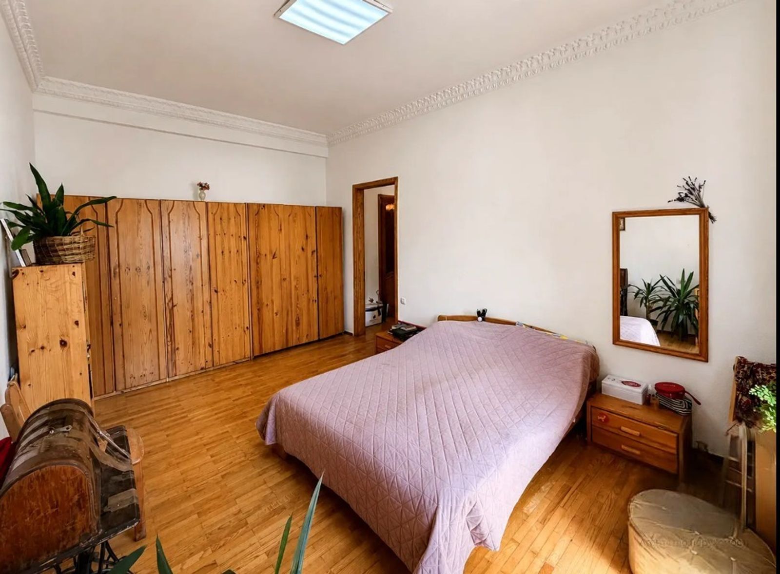 Bedroom in a renovated apartment on Khreshchatyk Street 29, Kyiv