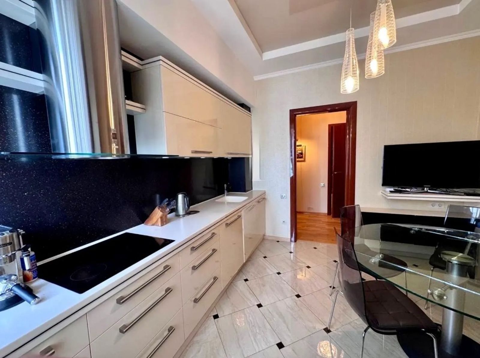 Kitchen in a renovated apartment on Velyka Vasylkivska Street, Kyiv