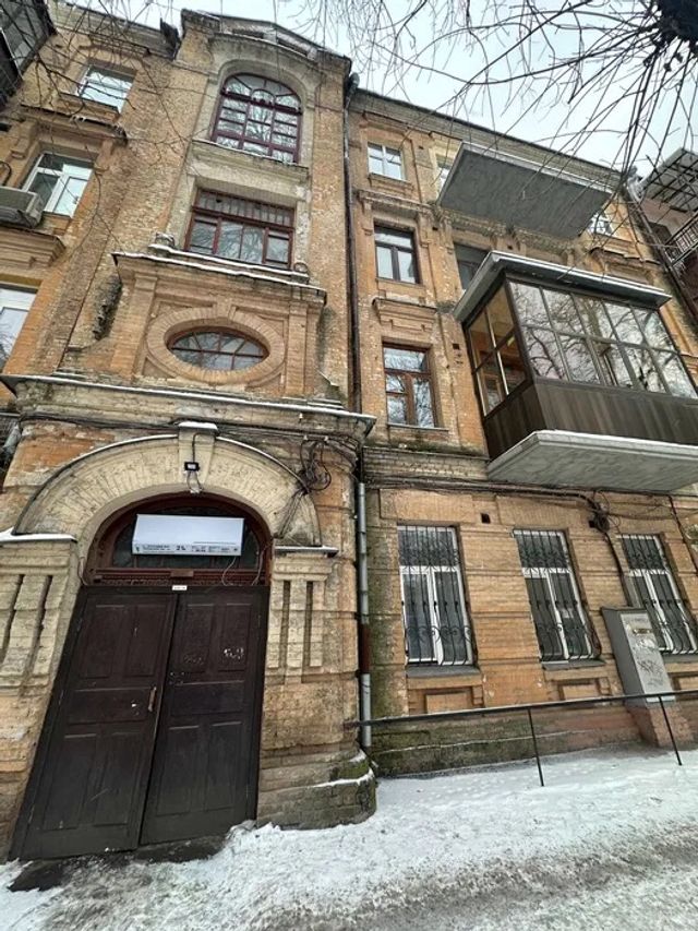 YAROSLAVIV VAL ST., 21YE