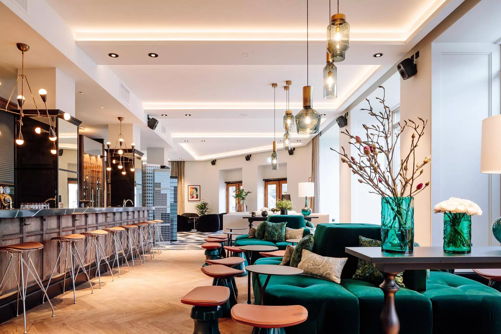 Pier 42 bar at Amerikalinjen