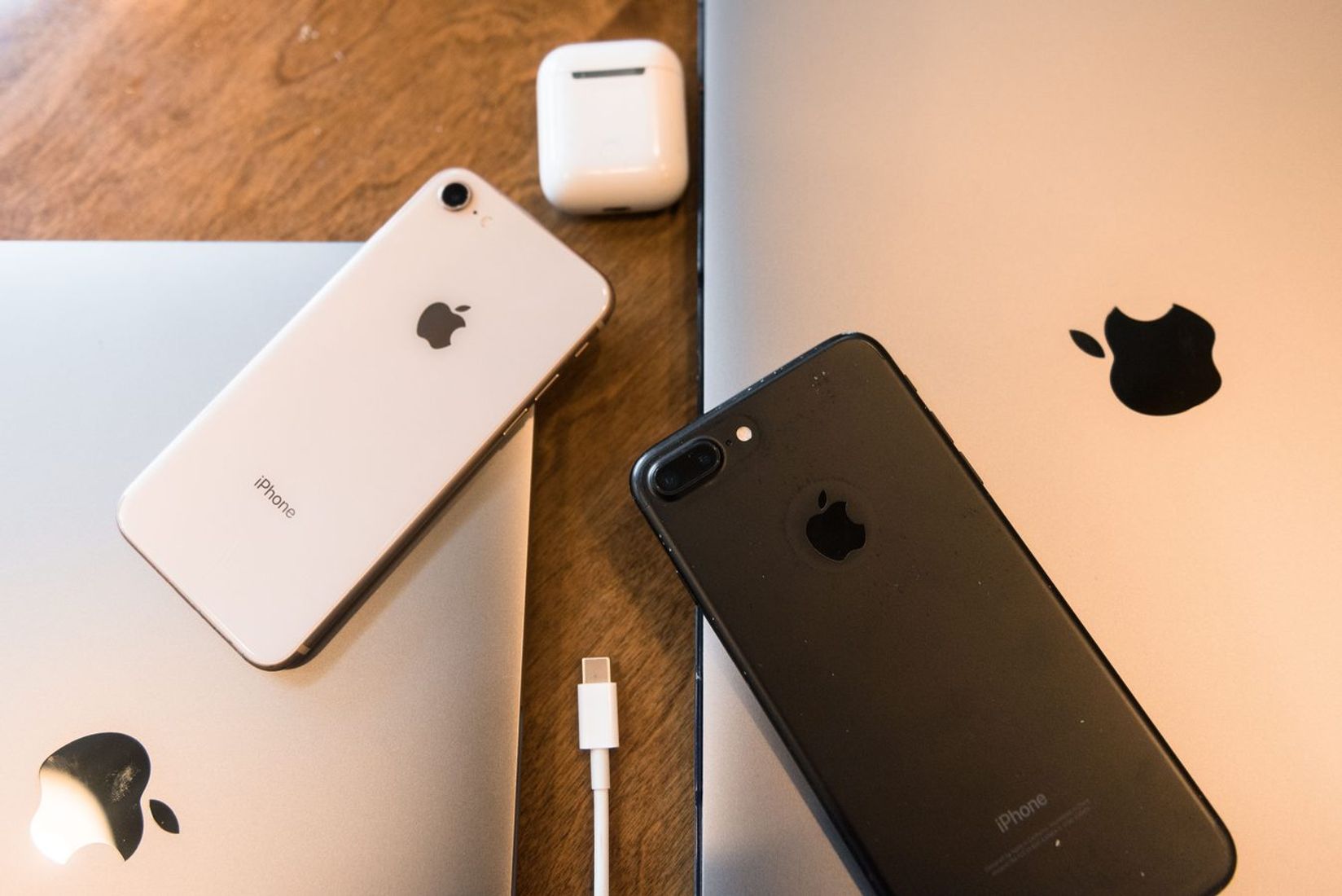 iOS 27 beta 3 leidžia Siri AI persikelti ant Apple Watch ir keičia įpročius