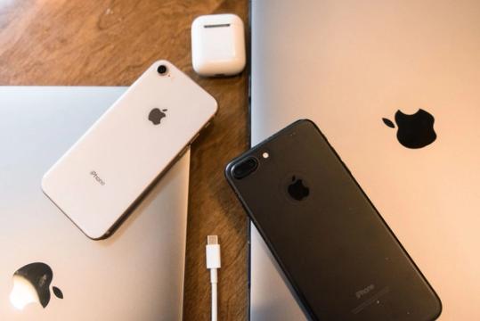 iOS 27 beta 3 leidžia Siri AI persikelti ant Apple Watch ir keičia įpročius