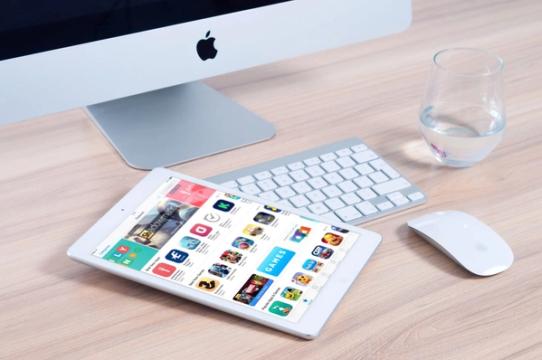 Tūkstantis programų per valandą. Apple griežtina peržiūrą, bet problema slypi kitur