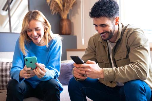Dirbtinio intelekto išmanieji telefonai: "Hype" ir nusivylimas