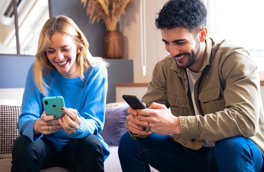 Dirbtinio intelekto išmanieji telefonai: "Hype" ir nusivylimas