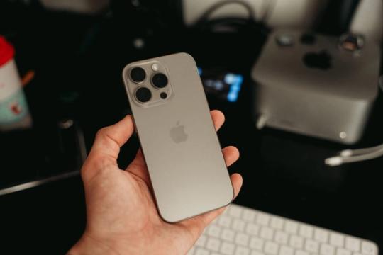 iPhone 18 Pro kamera dabar įrodo, kad nuotrauka tikra, o ne dirbtinio intelekto kūrinys