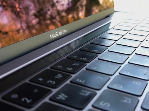 „Chrome" pasiekė naują greičio rekordą su M5 „MacBook Pro" — 5% spartesnis nei pernai