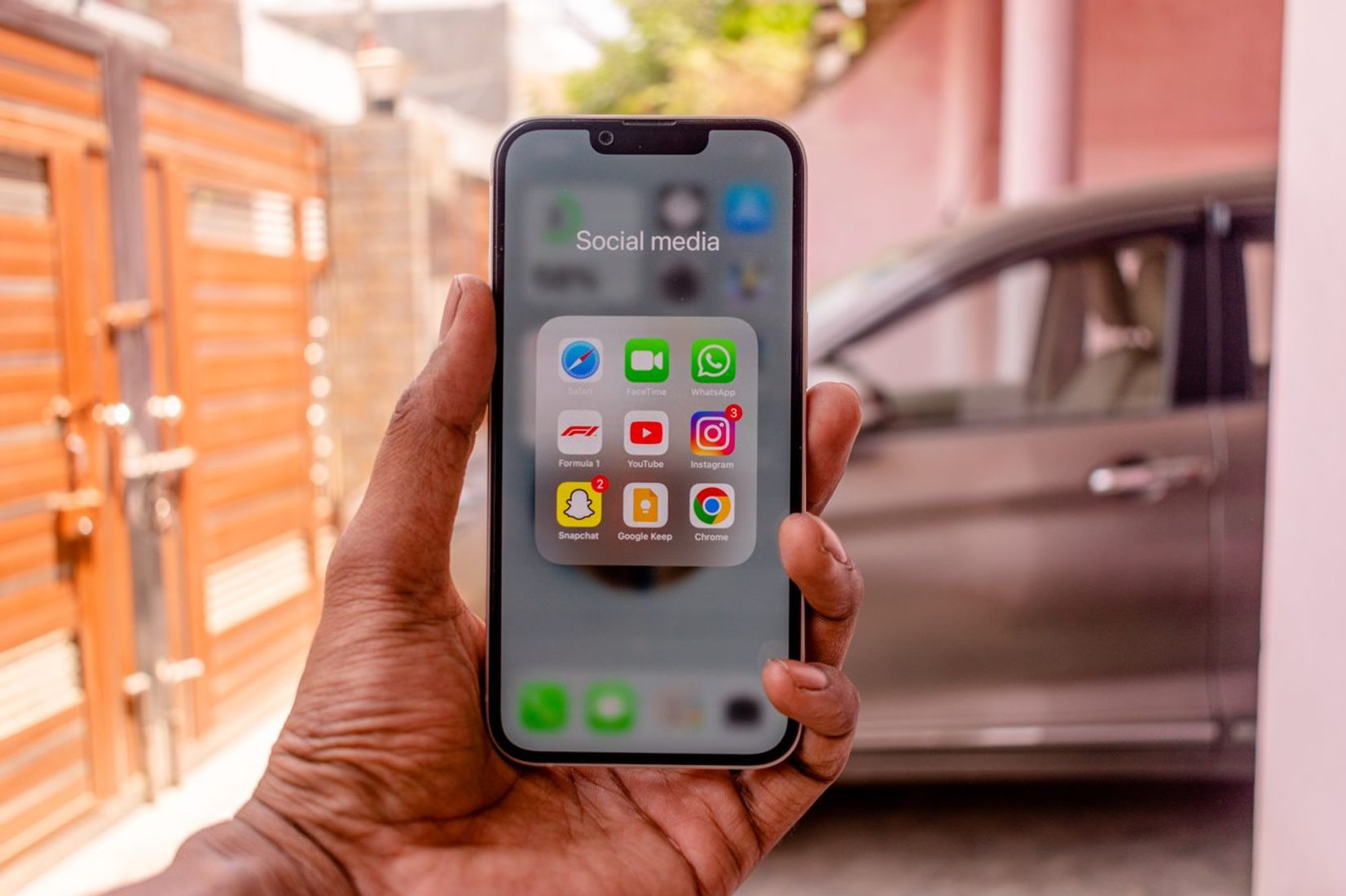 „Apple" pasijuokė iš „Android" sulankstomų programėlių, o pati daro tą patį