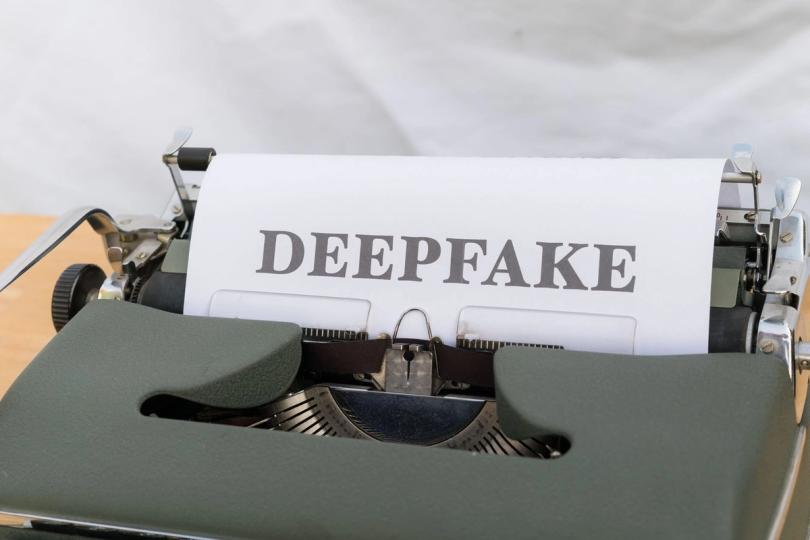 Meta sustiprino AI reklamų žymas Facebooke ir Instagrame