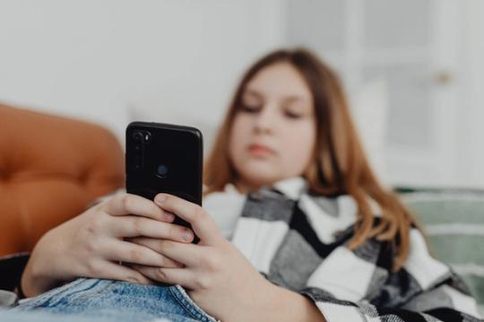 JK planuoja naktinį socialinių tinklų stabdį paaugliams: nuo vidurnakčio iki 6 val.