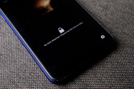 Kodėl verta paslėpti telefono IMEI nuo užrakinto ekrano