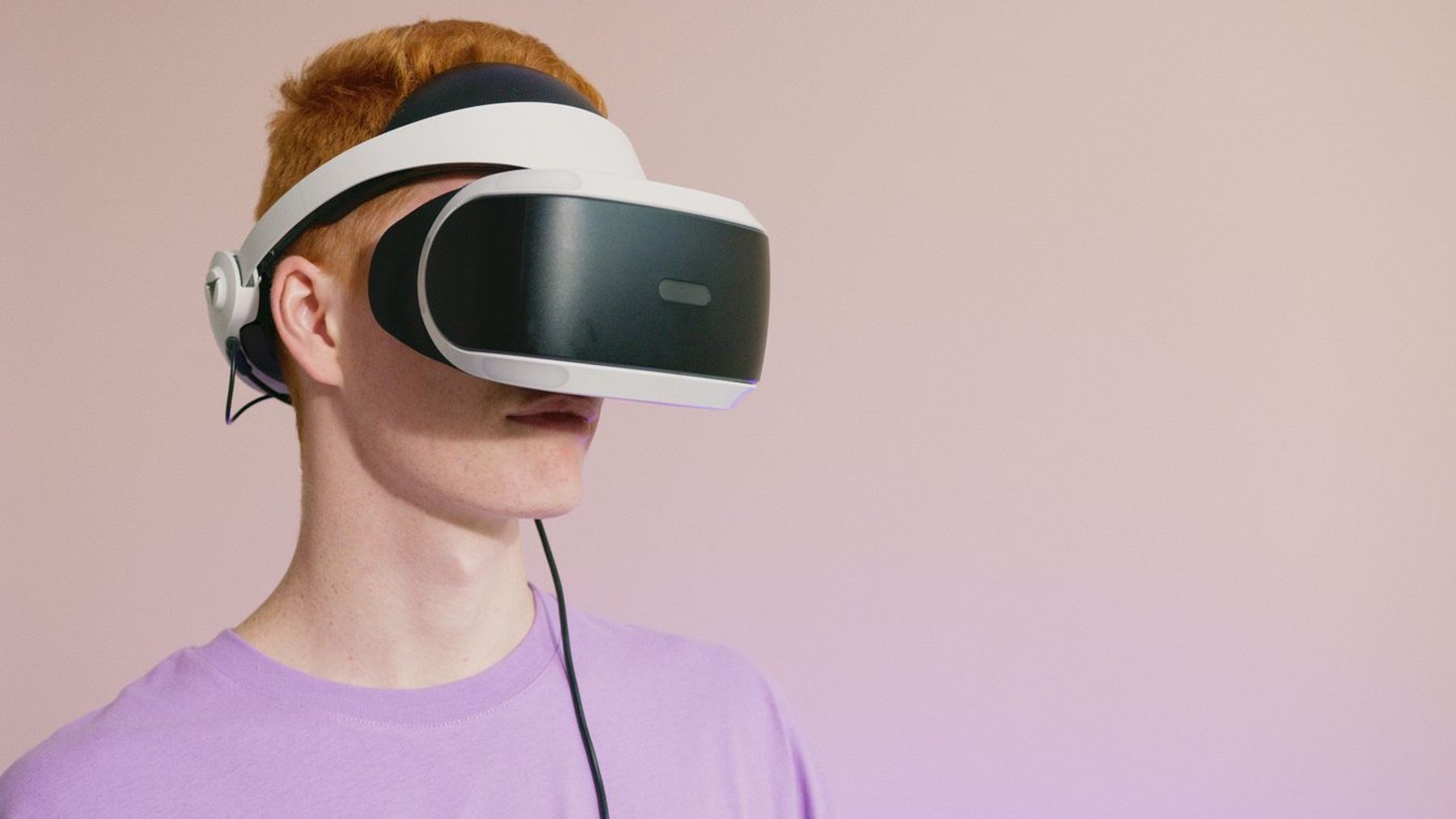 Meta pristatė 100 gramų sveriančius VR akinius už 1 300 dolerių