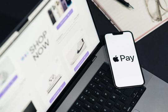 Apple stoja prieš JK planą keisti „App Store“ mokesčių taisykles