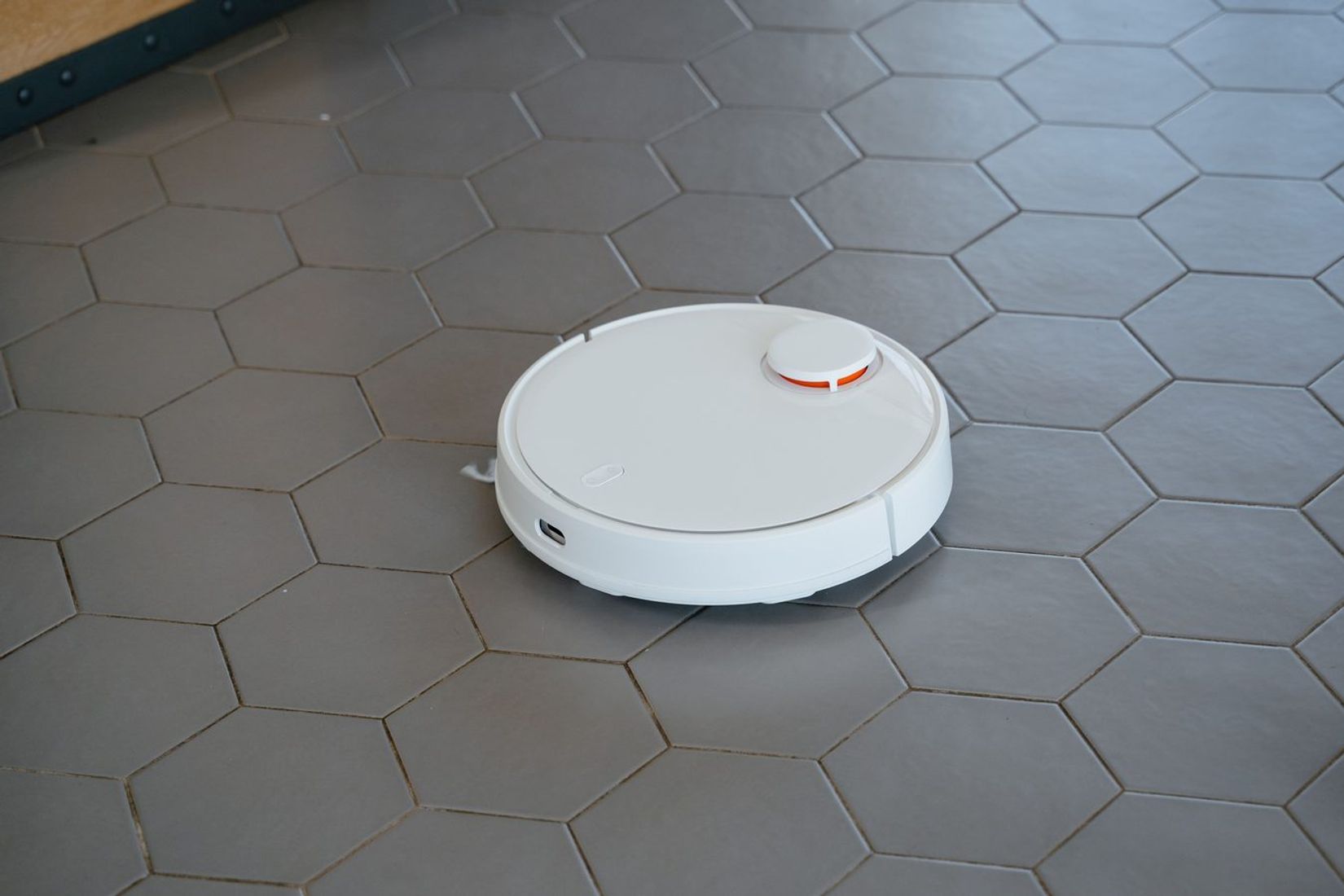 FCC draudimas robotams siurbliams JAV gali palikti pirkėjus su brangesniais modeliais