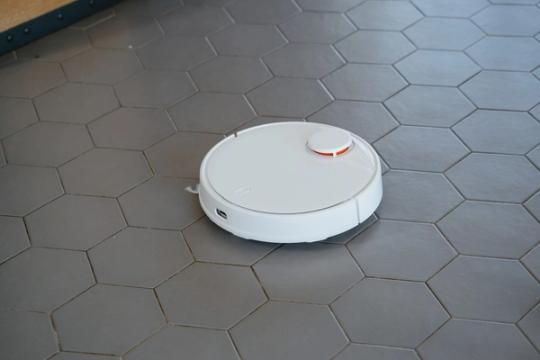 FCC draudimas robotams siurbliams JAV gali palikti pirkėjus su brangesniais modeliais