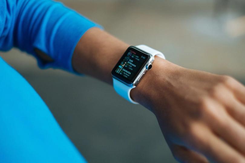 Nutekėjo „Fitbit Edge“: „Google“ ruošia sekliuką su GPS ir savaitės baterija