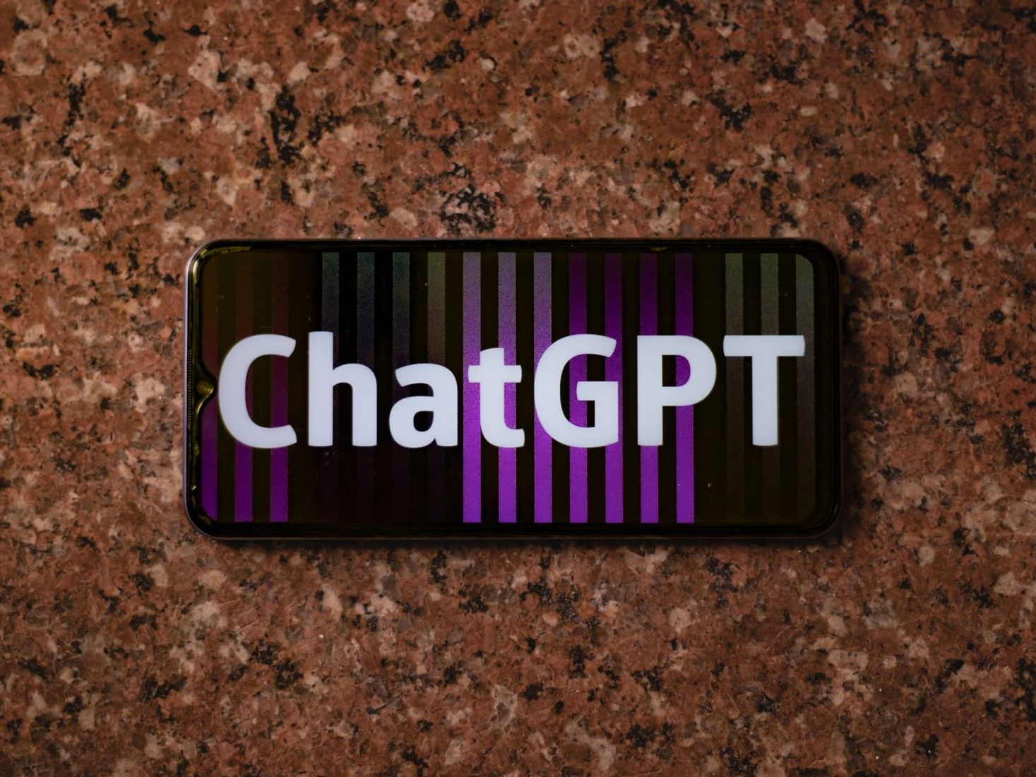ChatGPT „iPhone“ programėlėje leidžia greičiau prisegti 4 paskutines nuotraukas