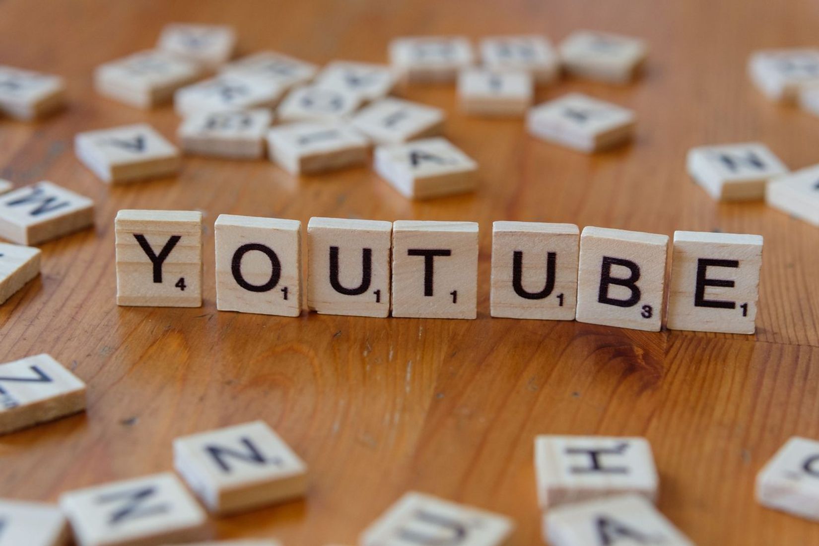 YouTube nuo 2027 m. sugriežtina kelią į pajamas, bet Shorts kūrėjams žada daugiau