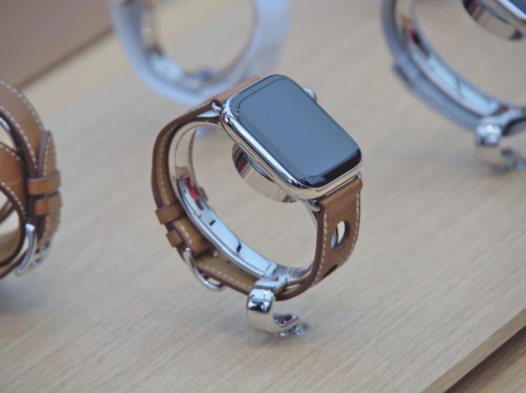 Apple Watch siuntos šoktelėjo 21 proc. ir lenkia visą rinką