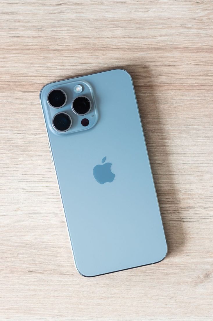 Dalies iPhone 18 Pro Max savininkų ekrane užsidegė SOS: Apple siūlo keisti įrenginį