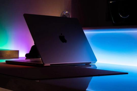 MacBook Ultra kainos signalas: miniLED modeliai dar laikysis iki 2028-ųjų