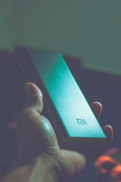 Kodėl 10 000 mAh power bankas telefono neįkrauna du kartus