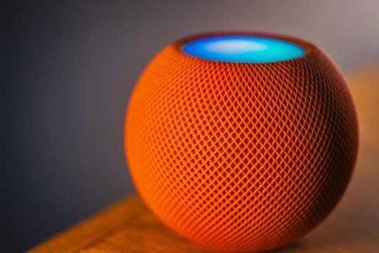 Apple spalio 13-ąją gali pristatyti tris išmanaus namo įrenginius — ir pirmąjį savo ekraną