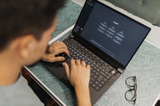 Nuo spalio 9 d. „Google" siaurina nemokamą „Gemini" – liks tik silpniausias modelis