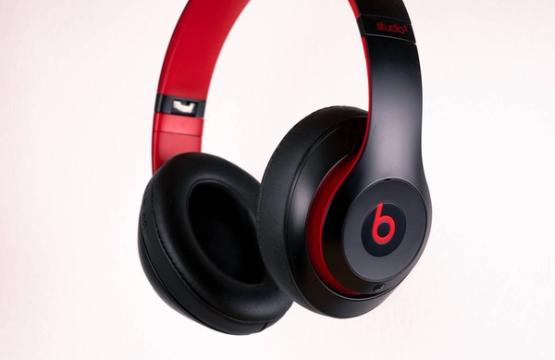 Futbolo žvaigždės jau nešioja — „Beats" ruošia ausines su keičiamomis dalimis