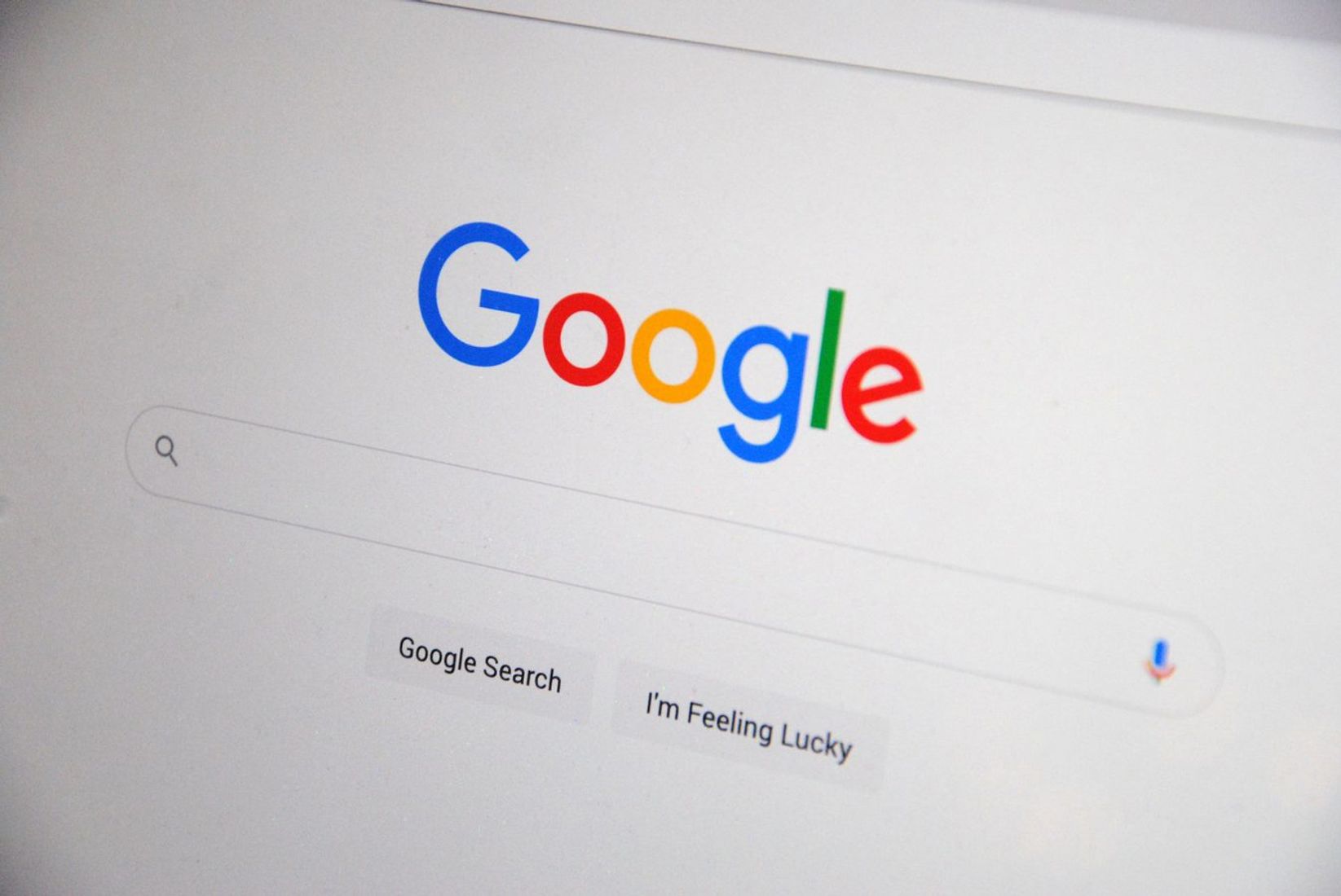 Google paieškos ekranas telefone