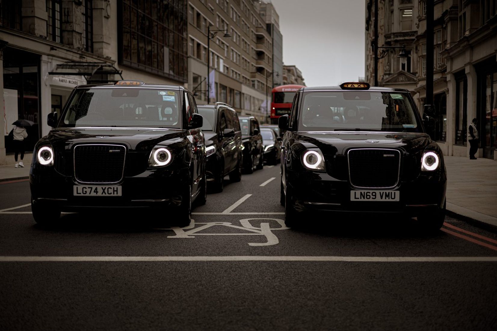 Lyft ir Baidu pradeda robotaksi bandymus Londono sostinėje
