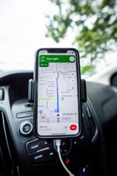 Ši Google Maps funkcija gyvuoja dešimtmetį, o jūs vis dar ieškote adresų žinutėse