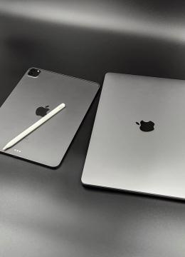 „Bloomberg“: „Apple“ kitų metų pradžioje ruošia naujus „iPad Pro“ ir „MacBook Pro“