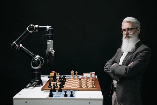 Kaip atrodo planas sulėtinti dirbtinį intelektą: trys Anthropic vadovo žingsniai