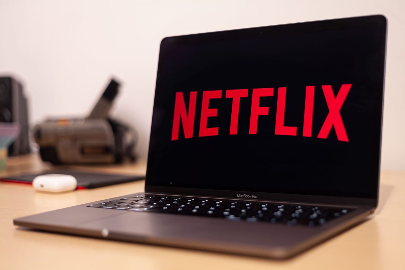 „Hugging Face" vadovas: „Netflix" filmas apie AI ataką klaidina žiūrovus