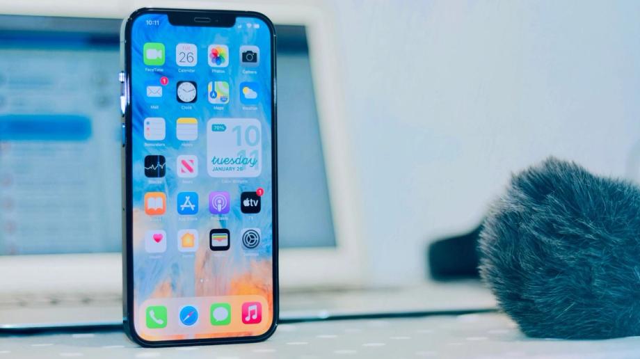 Atnaujinote iPhone į iOS 18, o ekrane — žalia linija: Indija gilina tyrimą prieš Apple