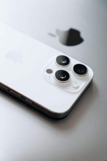 Masinis „Tata“ nutekėjimas parodė, kaip gali atrodyti „iPhone 18 Pro“ kritimo teste