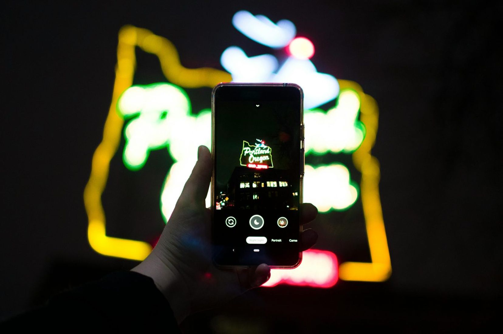 Mirktelėjimas, o ne klaida: kodėl visi suklydo dėl „Pixel Glow" kadro I/O scenoje
