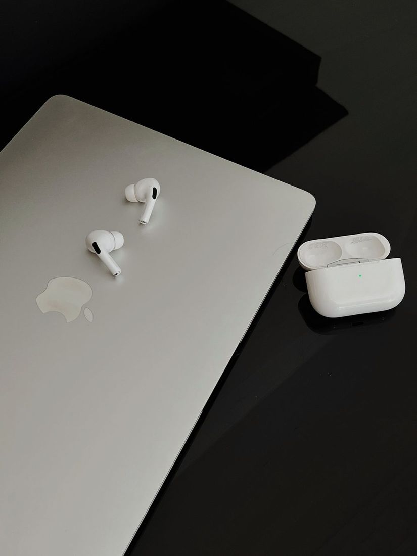 Savaitgalį „Apple“ kainos krenta: „MacBook Pro“ pigesnis 500 dolerių, „AirPods Pro 3“ pinga