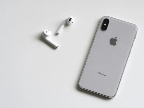 Dešimtmetį kauptas chaosas: „Apple" pagaliau pertvarko „AirPods" nustatymus
