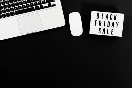 Liepos „MacBook“ nuolaidos: kur dar lieka protingesnis įsigijimas