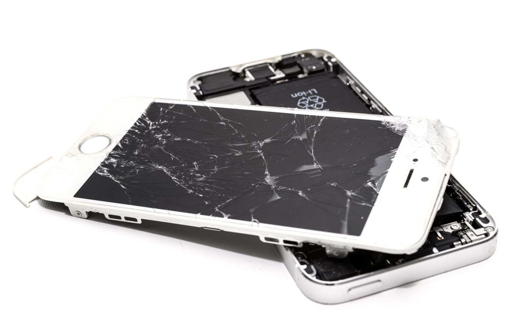 „iPhone Duo" ekranas braižosi jau nuo nago, tačiau įbrėžimai pradingsta jį įjungus
