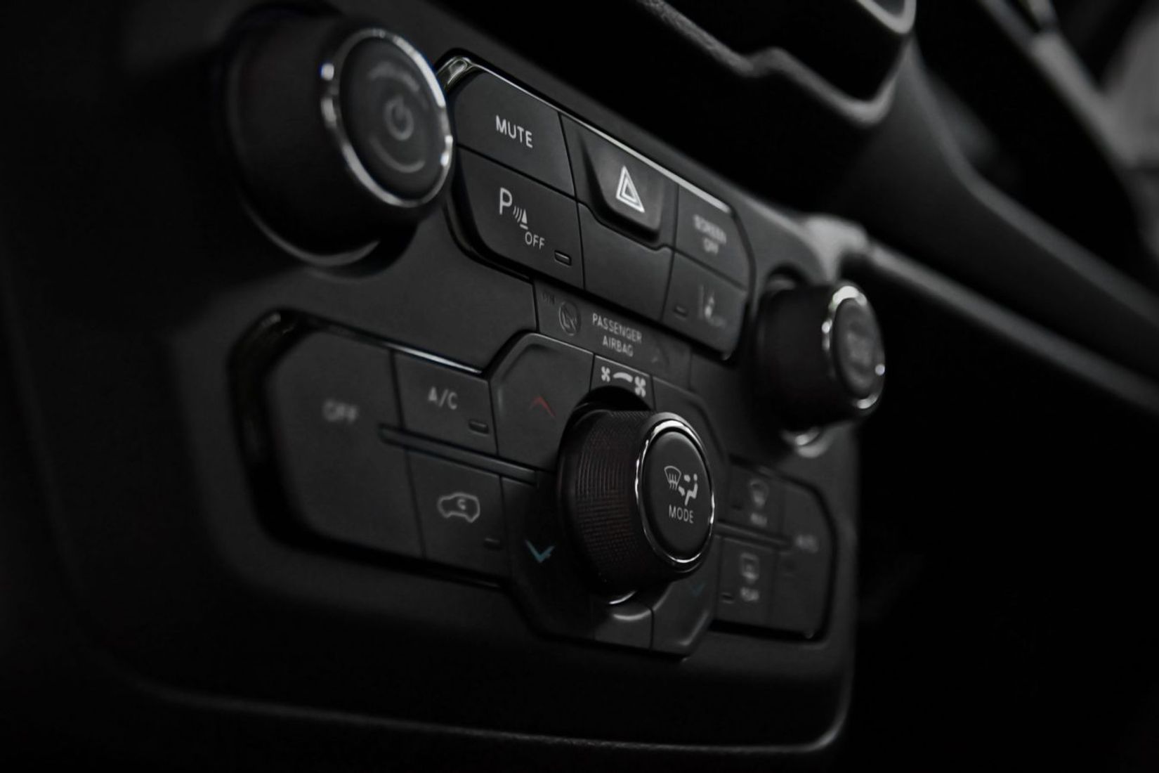 Ką „Gemini“ girdi jūsų automobilyje: 3 privatumo jungikliai, kuriuos verta išjungti