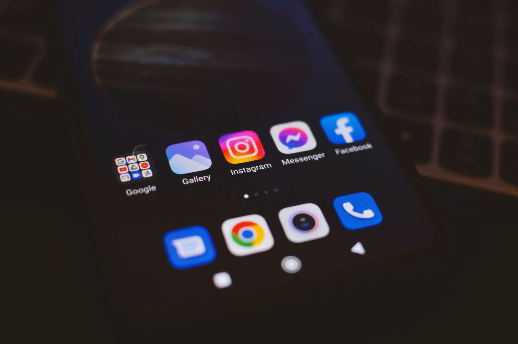 Instagram testuoja skaitymo režimą: profilį galėsite žiūrėti be pėdsakų