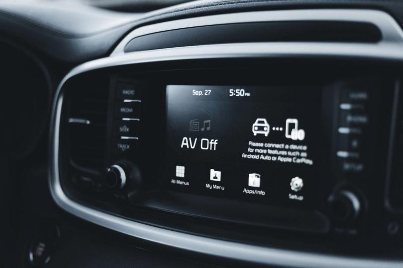 Android Auto 17.2 atnaujinimas vėl numuša ryšį su automobiliu